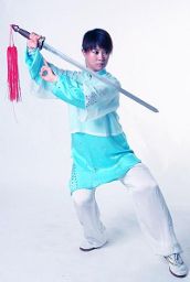 图文:最美武术冠军马畅写真 剑术表演