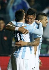 高清图:曼联魔翼一飞冲天【1】-图库-手机搜狐