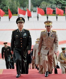 中央军委委员,总参谋长房峰辉上将今天下午在八一大楼与来访的缅甸