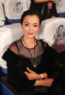 王嘉亮相中农电影节 凭《放映路上》获演员奖
