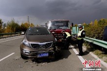 京藏高速青海段和宁大高速路发生两起车祸,未有人员伤亡,初步判断事故