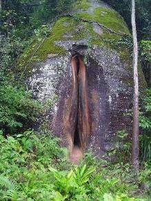 中国令人脸红的10奇观:双乳峰女阴洞【11】-自