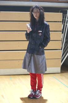 《<em>时尚王</em>》公布<em>女主角</em>形象照 雪莉蓬头垢面成