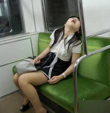 情侣当街做爱少妇走光 盘点令人脸红的画面(组