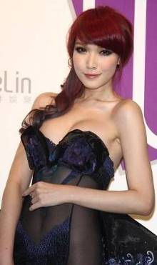 台名模透视裙仅遮三点 网友:像穿<em>情趣</em>睡衣-新闻