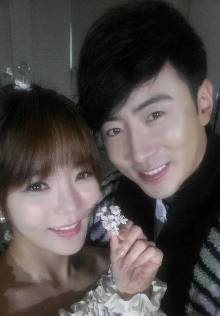 蔡琳高梓淇微博晒甜蜜合照 大方承认恋情-新闻