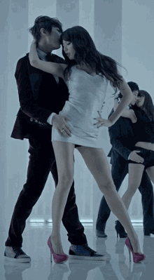 <em>韩国</em>女子团体表演太<em>性感</em>遭整改,这尺度确实太