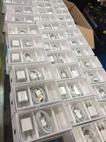 请问你找过熟人买苹果手机吗?揭秘暴利背后,呵