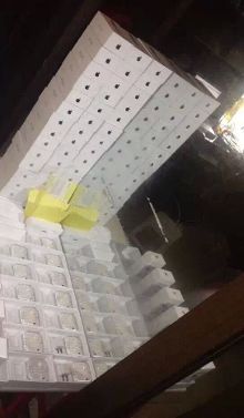 请问你找过熟人买苹果手机吗?揭秘暴利背后,呵