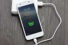 新买的手机首次充电要充多久才合适?你知道吗