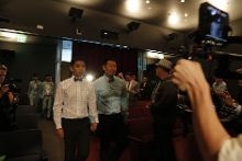 7对中国<em>同性恋</em>在美结婚 多人落泪【1】-新闻频