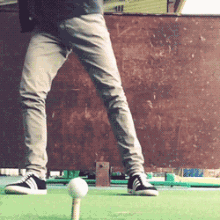 搞笑GIF图片:妹子这不科学呀!怎么你跳这么差