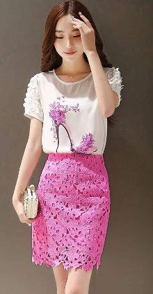 蕾丝半身裙穿出优雅女人味 搭对上衣鞋子让你