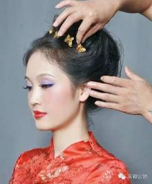 简单<em>旗袍发型图解教程</em>,赶紧学起来!-新闻频道-
