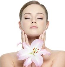 关爱女性乳房健康 学会每月自检乳房