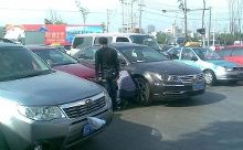 两大众刮擦,朗逸车主称对方敲诈1万,交警说少