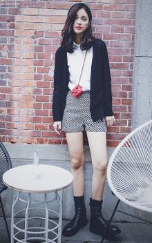 秋天想要穿的漂亮,就看你会不会穿<em>针织开衫</em>!-新