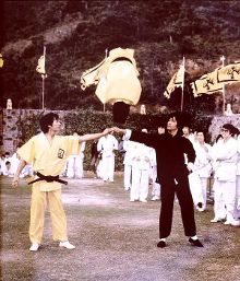 他是成龙洪金宝承认最强对手,李小龙御用替身