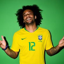 乌拉圭只拿过两次世界杯冠军,为何胸前却绣着