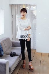 <em>蕾丝衫</em>浪漫柔美 打造春日<em>淑女</em>风【1】-新闻频