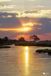 是亿万富翁,这个神奇的非洲小国刚刚落地签!