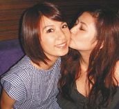 hebe庆25岁生日 获"老婆"ella,selina香吻