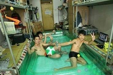 神吐槽:平胸福音 乐极能生杯