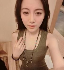 李嘉格新写真性感冷艳 发新专辑自爆创作怪癖