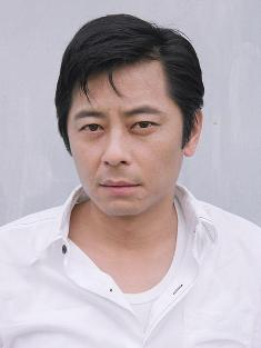 王杰亮相央视庆五一