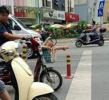 狐诌1036季-妈妈有空帮我生个小狗吧