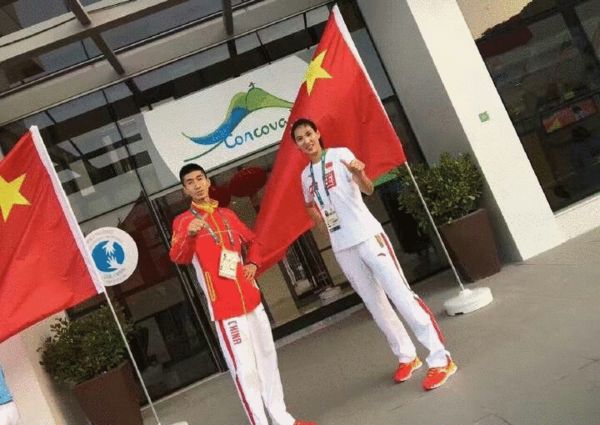 高级黑:女排夺冠是按剧本演的？贝式毒奶开过光