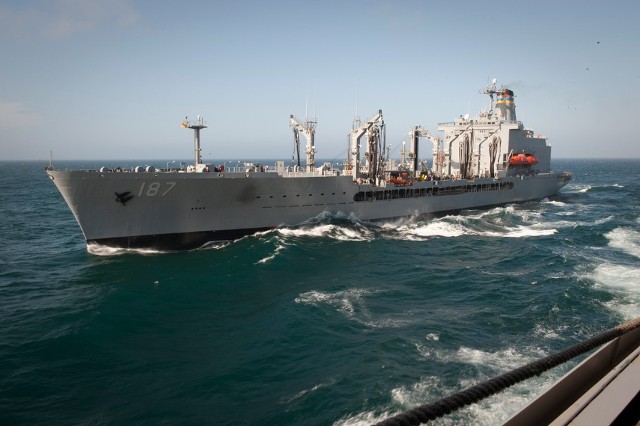 美国海军海运指挥部油料补给舰usns亨利 j.