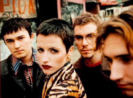 卡百利乐队(the cranberries) ,国内又译为小红莓乐队,红草莓乐队,小