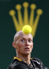 费莱尼剪掉爆炸头 大图 |小图路透,2009年4月18日(体育)(3)网球