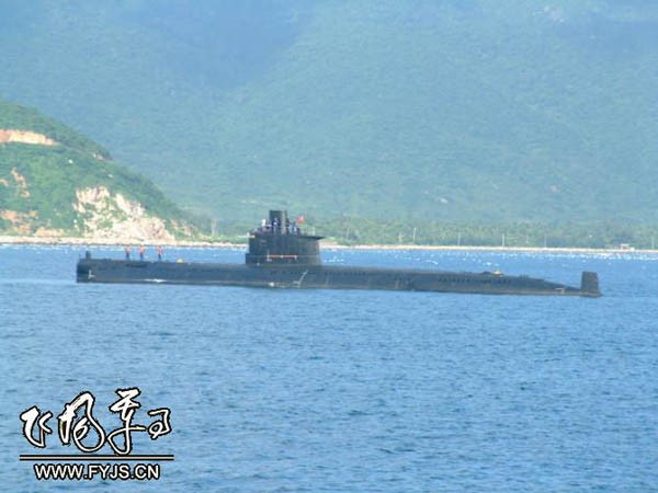 中国海军潜艇军港遭曝光 停靠大批黑鱼