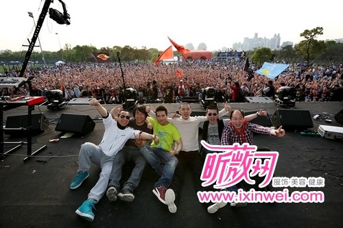 郝云五一假期唱不停 将登上两大音乐节舞台(组图)